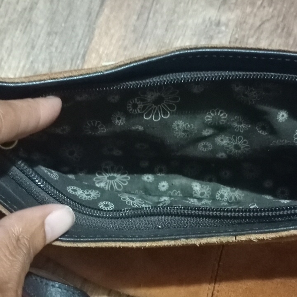 Floral Embroidered Tan Shoulder Bag - Picture 4 of 5